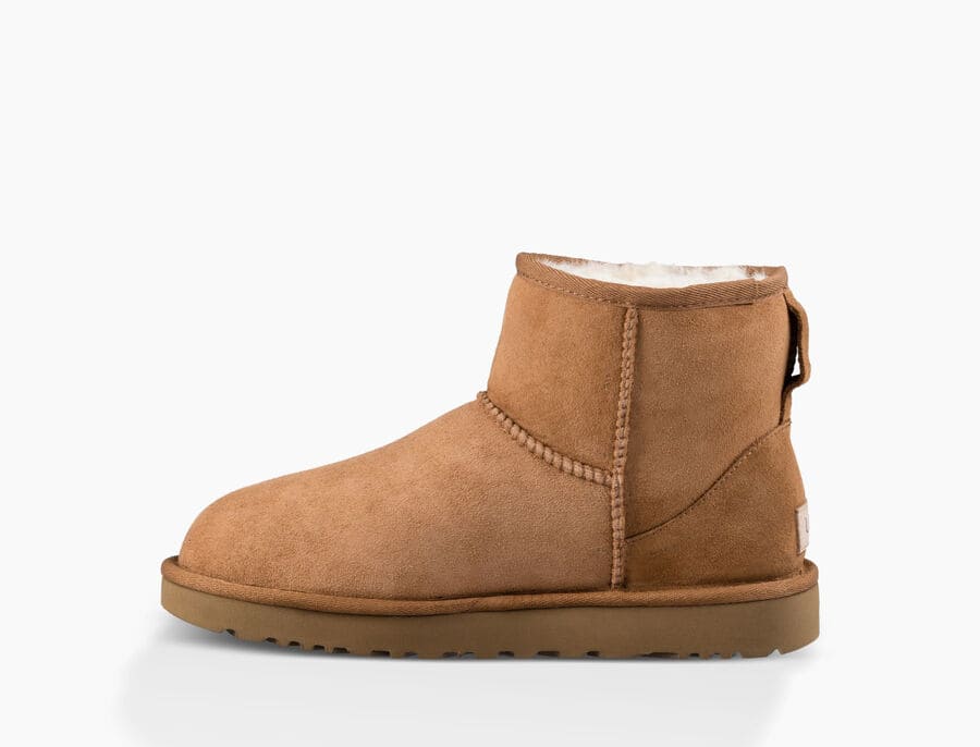 UGG® Women's Classic Mini II – SOLE DESIRE // RUN NEWPORT