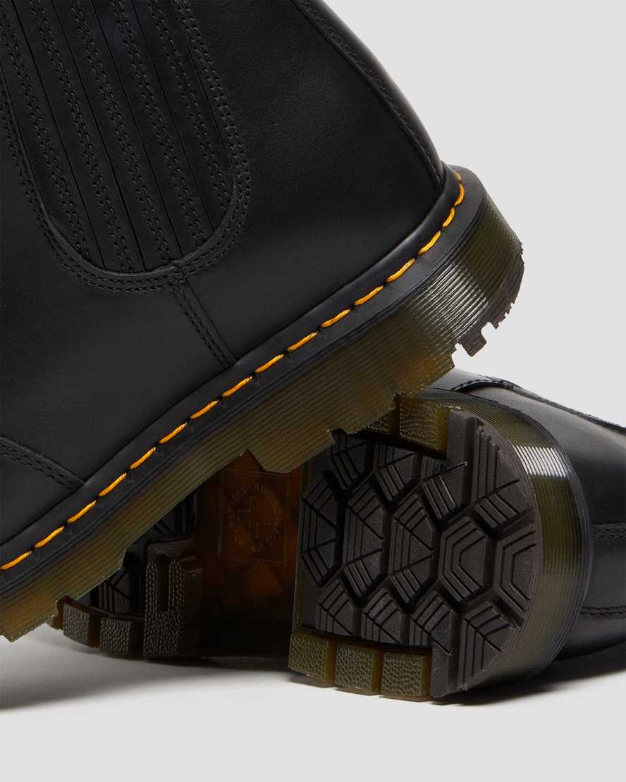 Dr. Martens 2976 Wintergrip Chelsea Boots SOLE DESIRE // RUN NEWPORT